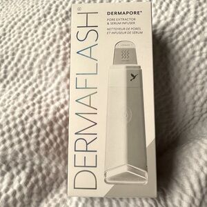 Dermaflash ultrasonic pore extractor and serum infuser